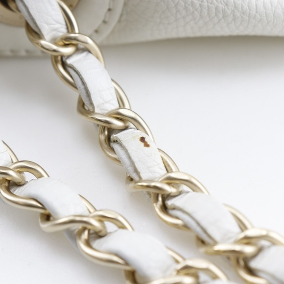 CHANEL White Lambskin Leather Logo Shoulder Bag - Picture 9 of 12